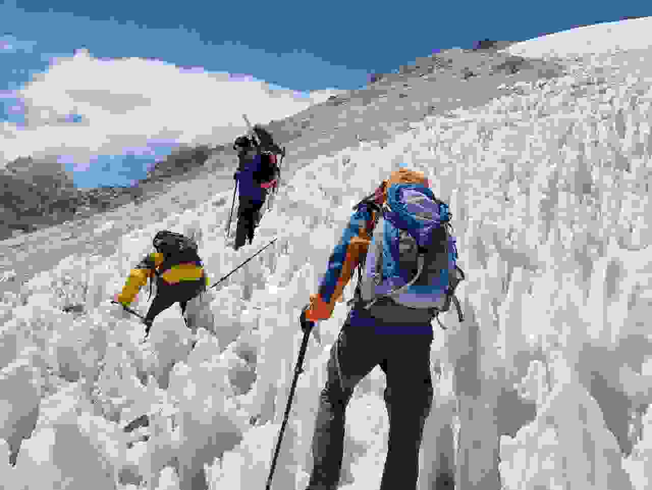 im Aufstieg zum Acotango (6052 m)