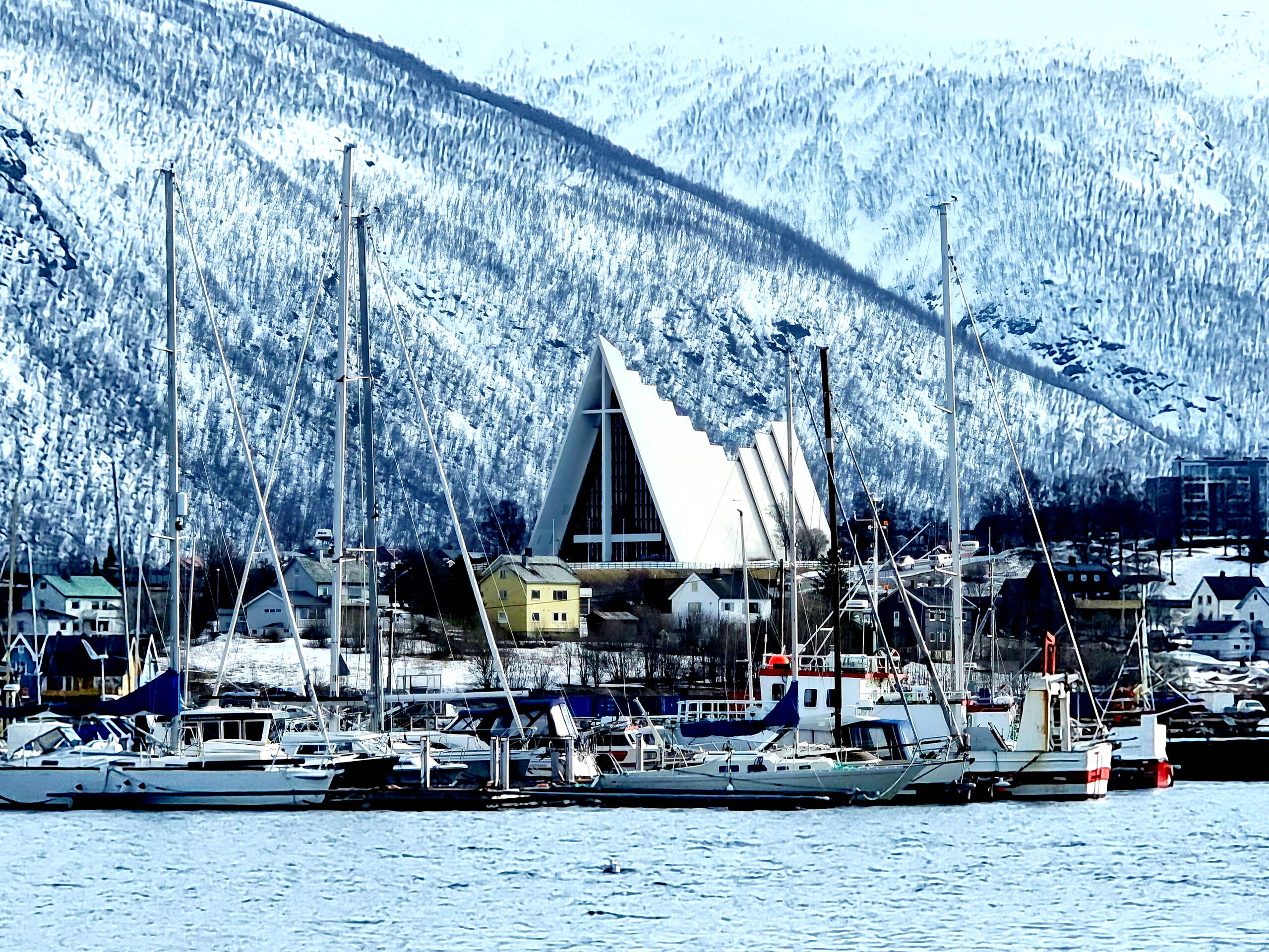 Eismeerkathadrale mit Hafen, Tromsö Winterstimmung