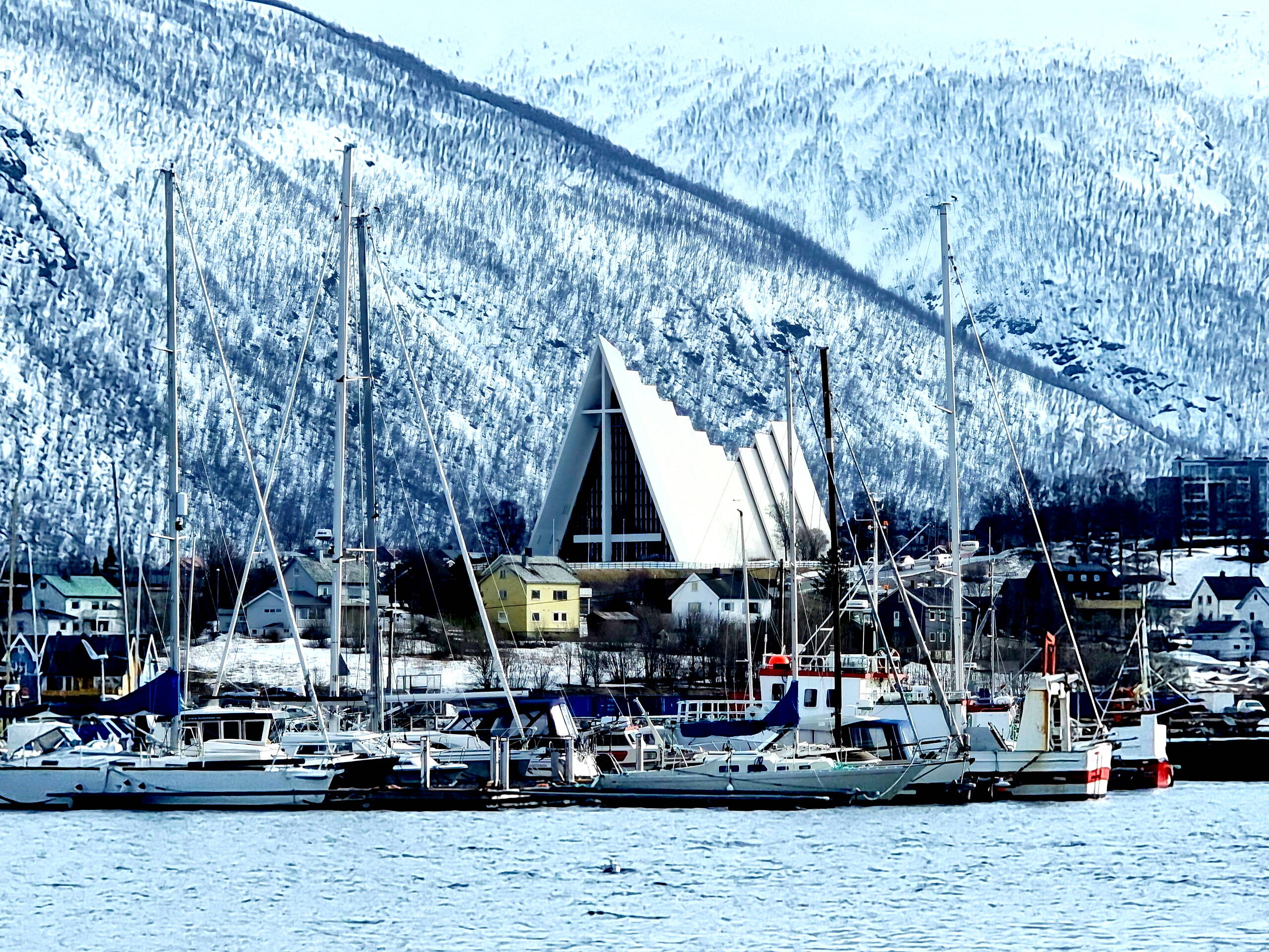 Eismeerkathadrale mit Hafen, Tromsö Winterstimmung