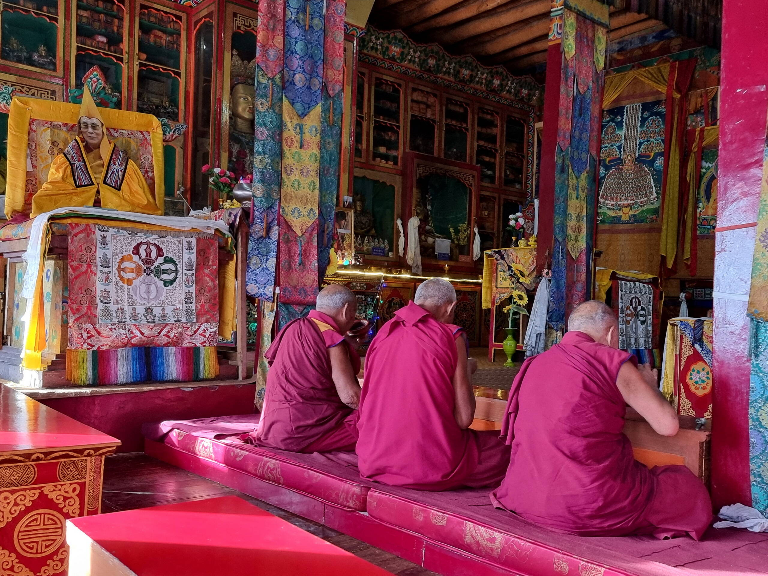 Morgenpuja im Kloster Diskit
