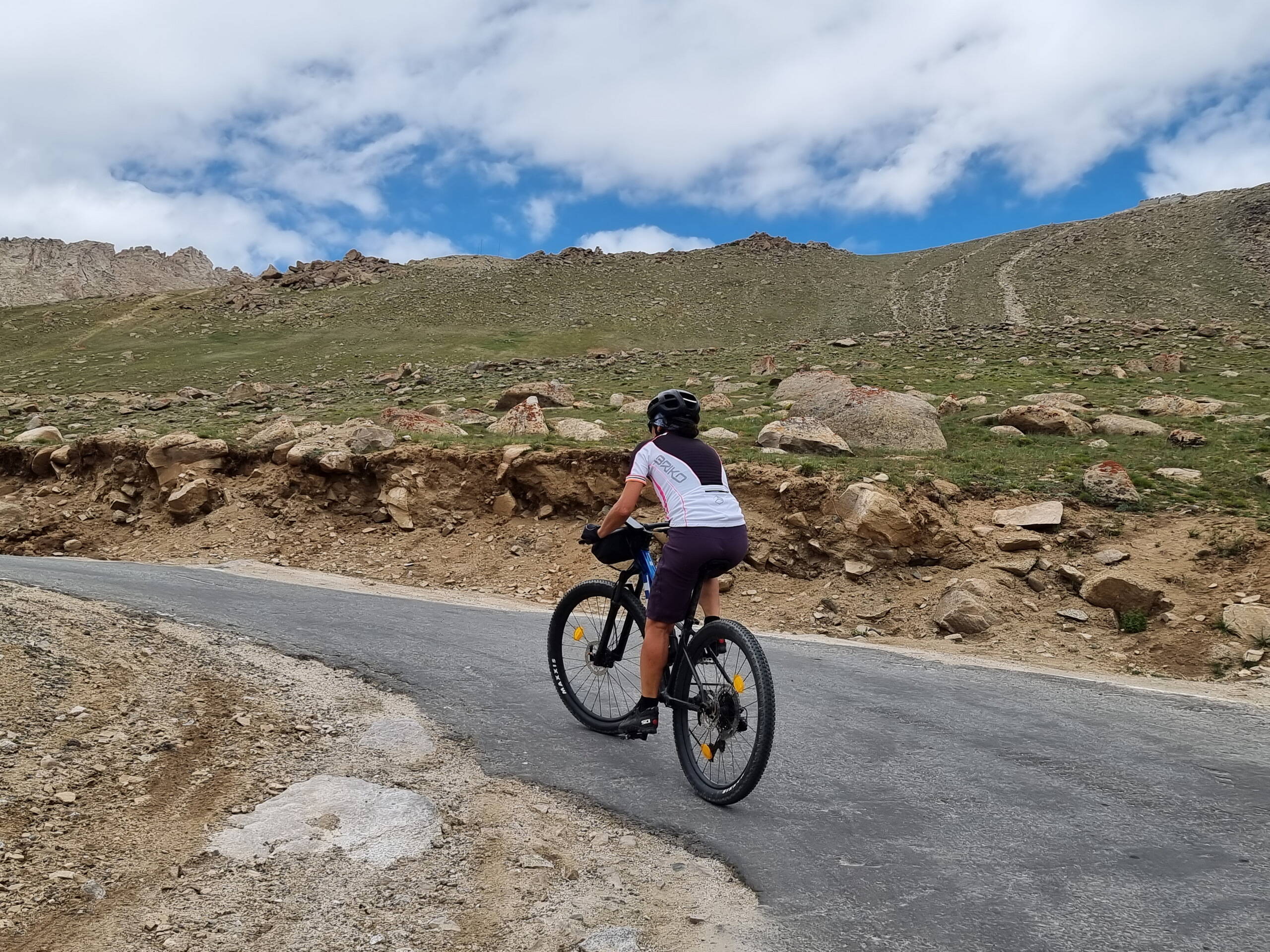 25 km Fahrt auf den Wari La (5310 m)