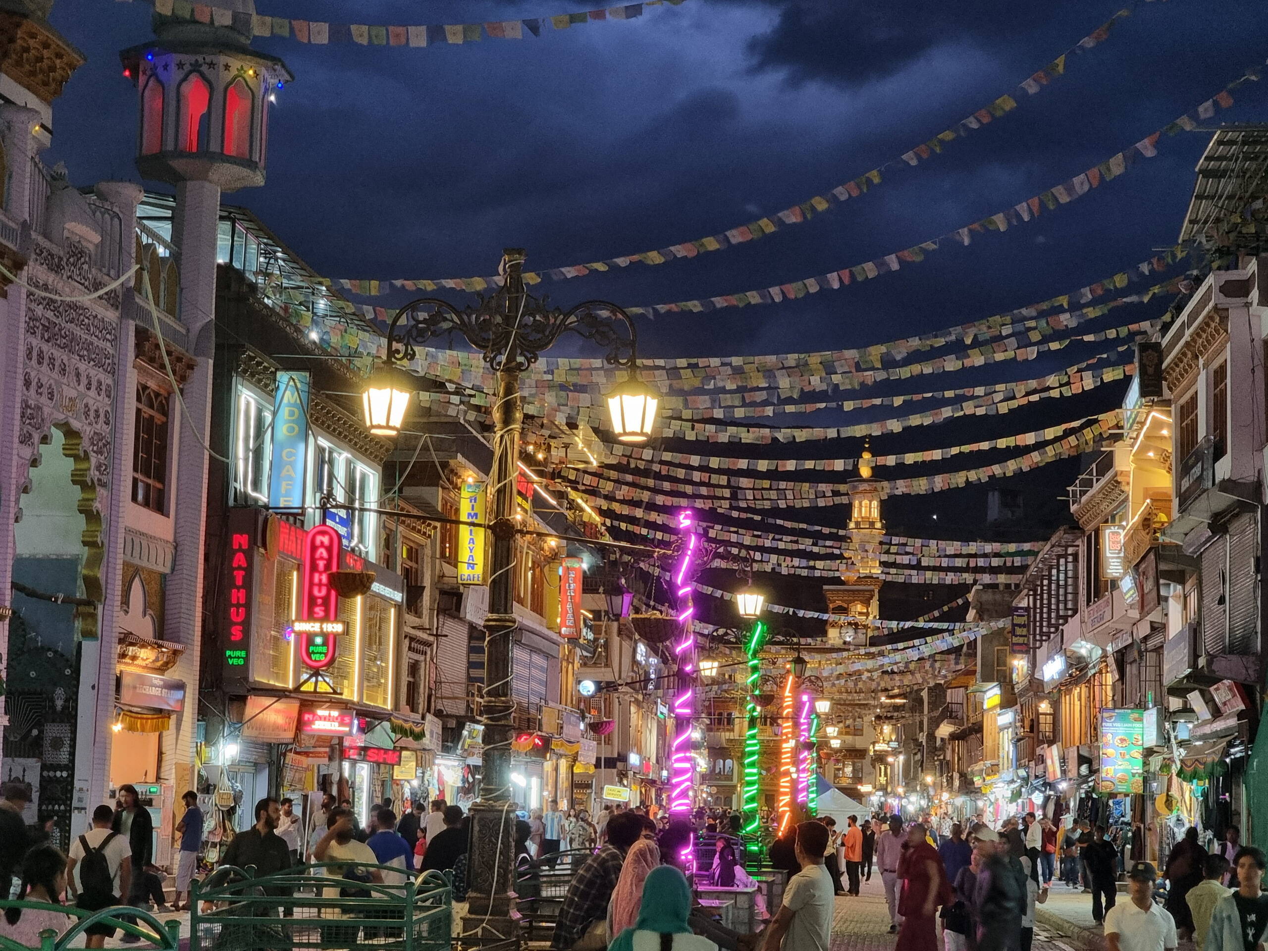 Abendstimmung im Zentrum von Leh, Ladakh