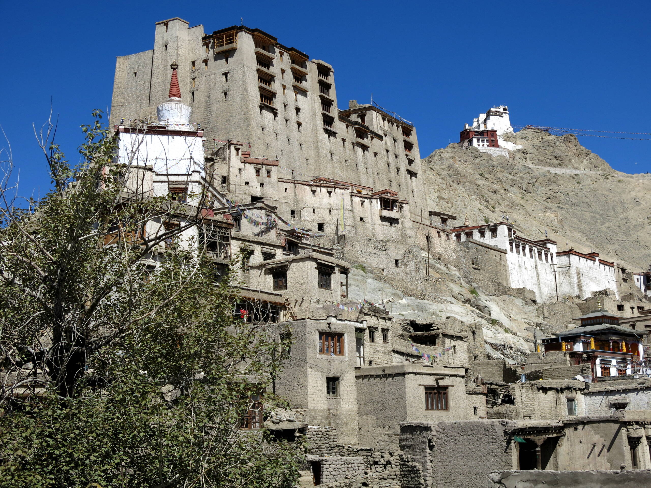 Königspalast und Kloster, Leh