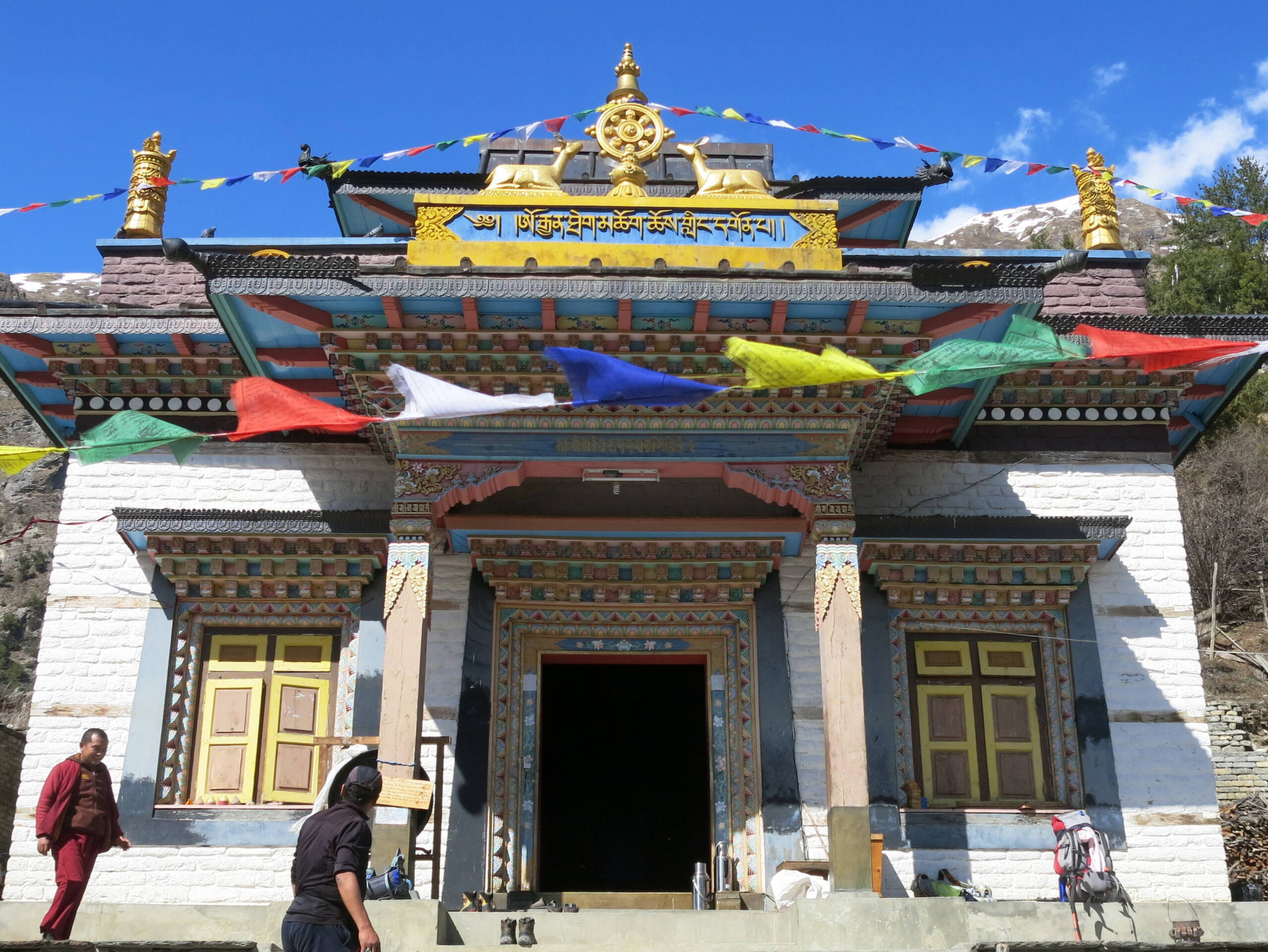 2005 errichtete Gompa, oberhalb von Upper Pisang 