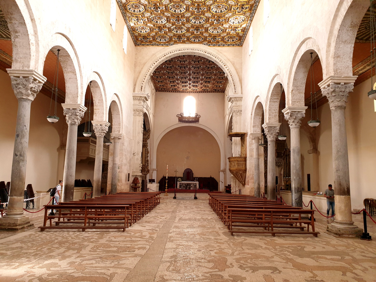 Kathedrale von Otranto mit Bodemosaik - Süditalien-Apulien Kathedrale von Otranto mit Bodemosaik - Süditalien-Apulien