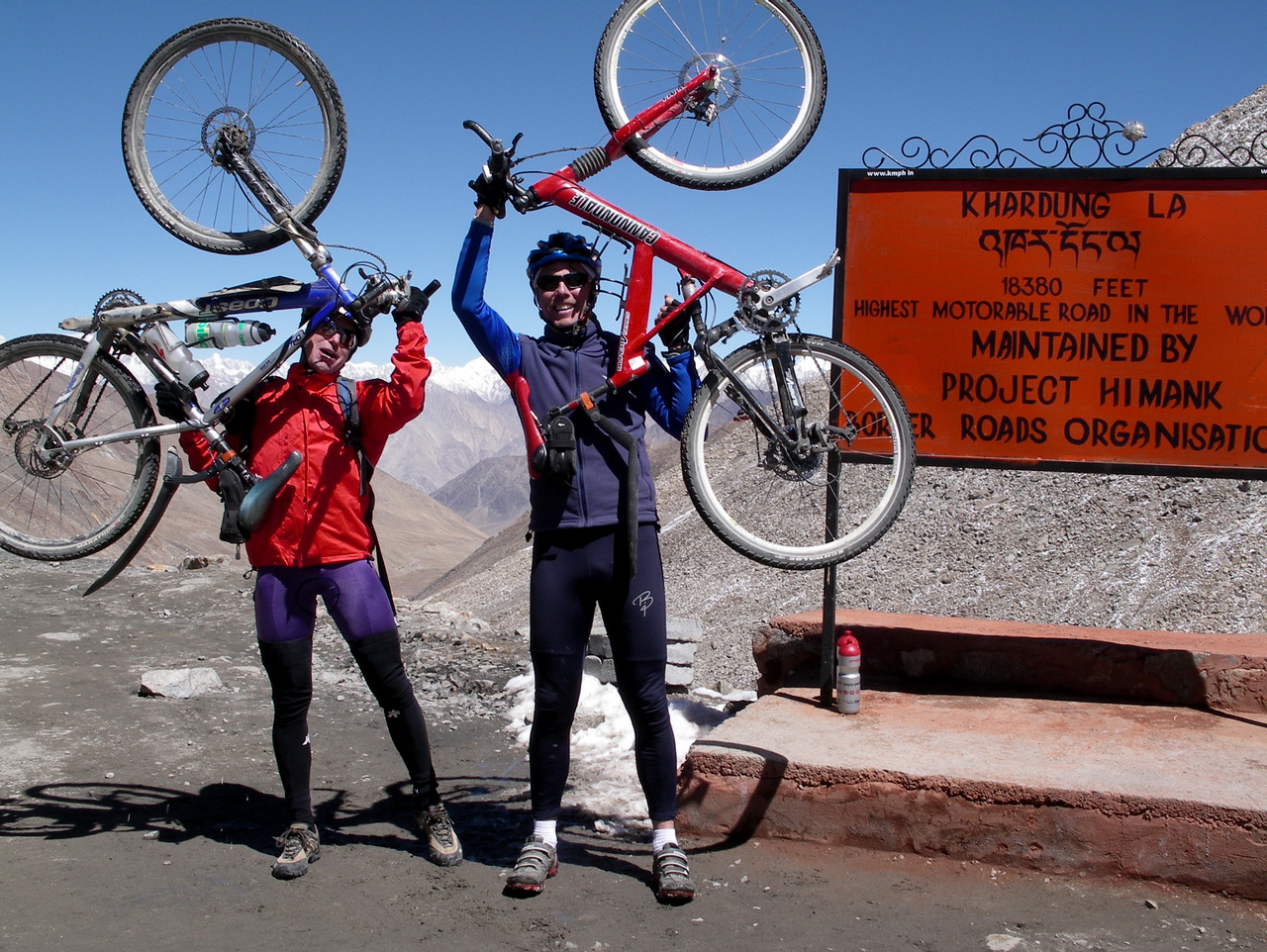 Khardung La Pass (5360 m) - Ladakh