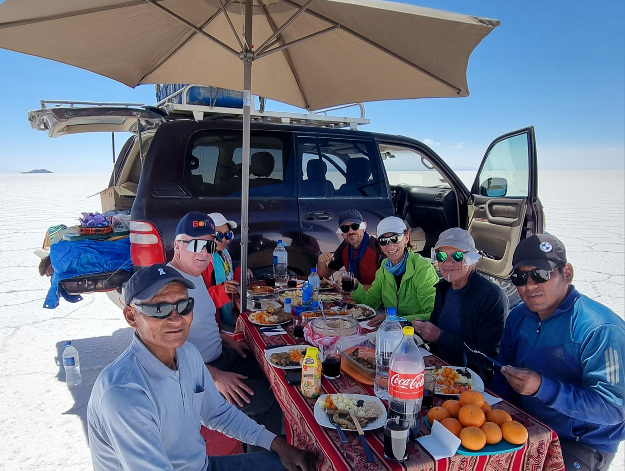 Picknick auf dem Salar de Uyuni 